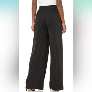 b new york Women's Recycled Drape Pan